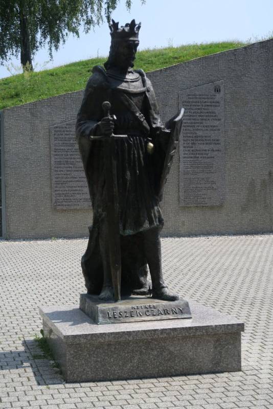 The Leszek Czarny Monument 
